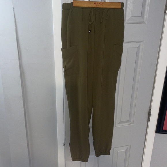 Active, size small, olive, straight leg, trousers, with front pockets - Picture 2 of 8